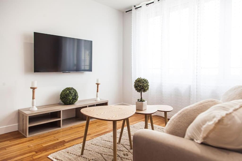 Appartement Cote Cour - Gare/Centre, Neuf, Clim à Châteauroux Extérieur photo